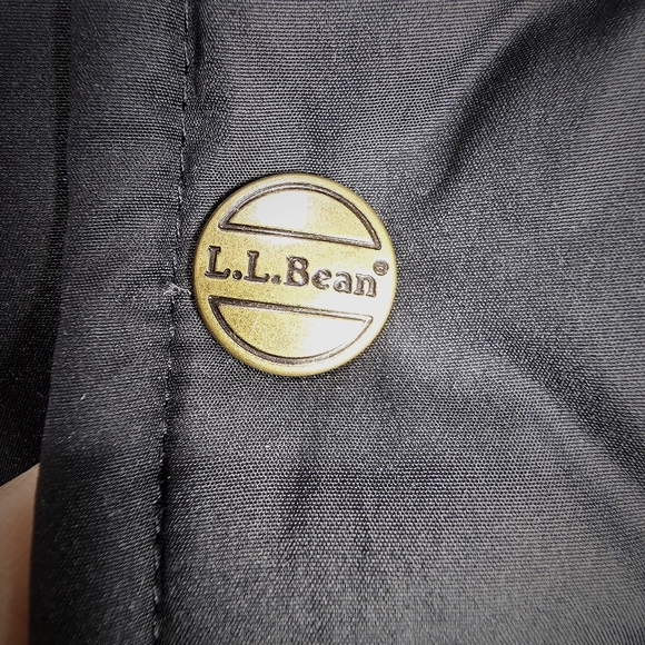 LL BEAN'S Adults' Men or Women Trail Model Down Vest - Picture 3 of 13